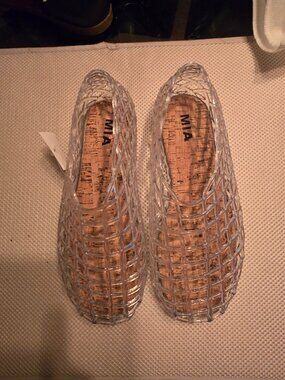 MIA  8M clear jelly's flats, cute & very comfy, NWT